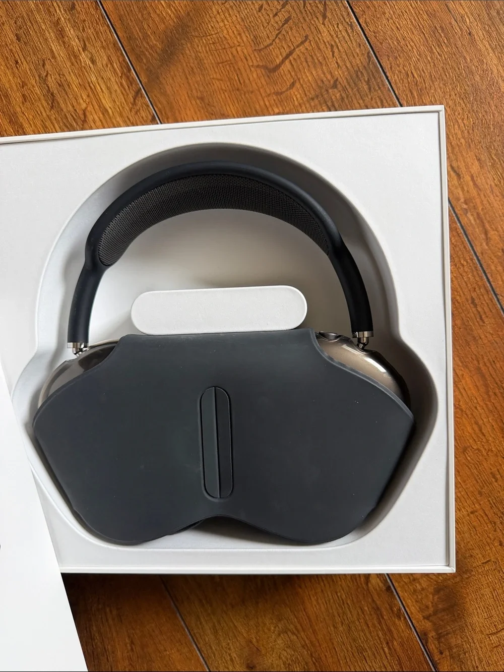 Apple AirPods Max - Space Gray Over-Ear Headphones